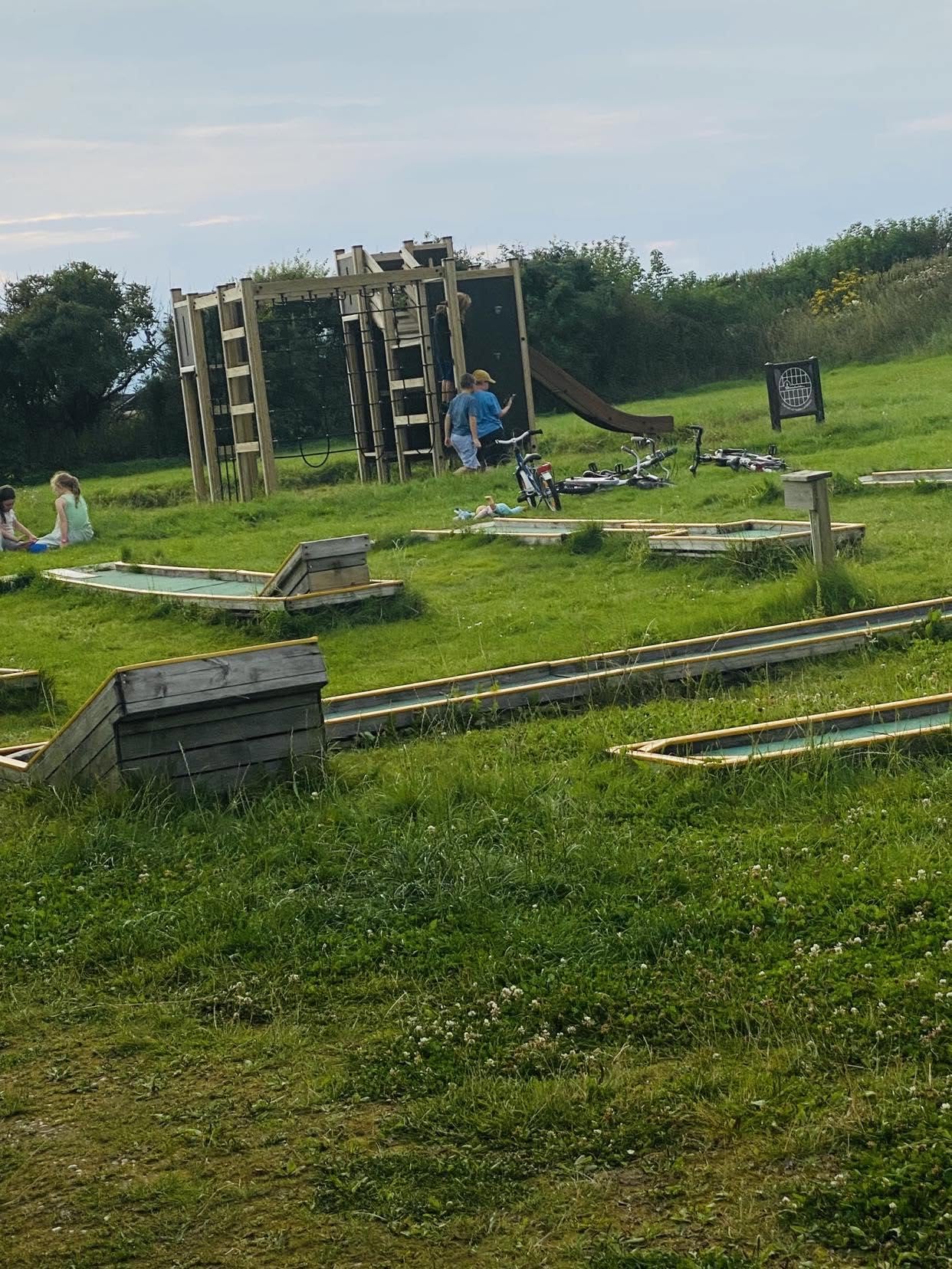 Minigolf, legeplads og aktiviteter på Løkken Maritime Naturcamp